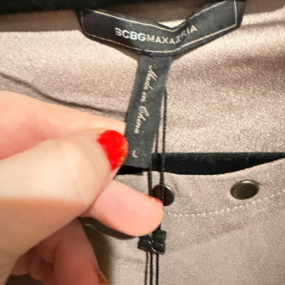 BCBG Laycie blouse. NWT - Picture 5 of 9
